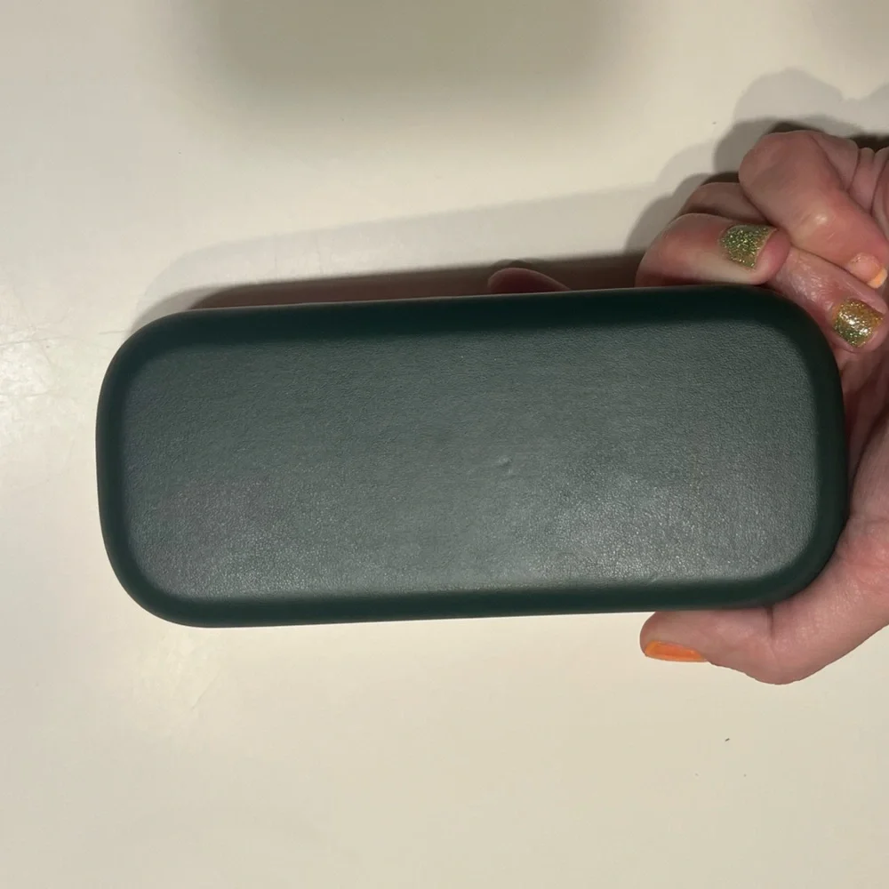 Kate Spade eye glasses clam shell pink green case